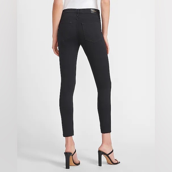 NWT Mid Rise Black Supersoft Skinny Jeans - Picture 2 of 2